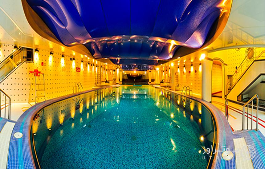 Pardisan hotel swimming pool